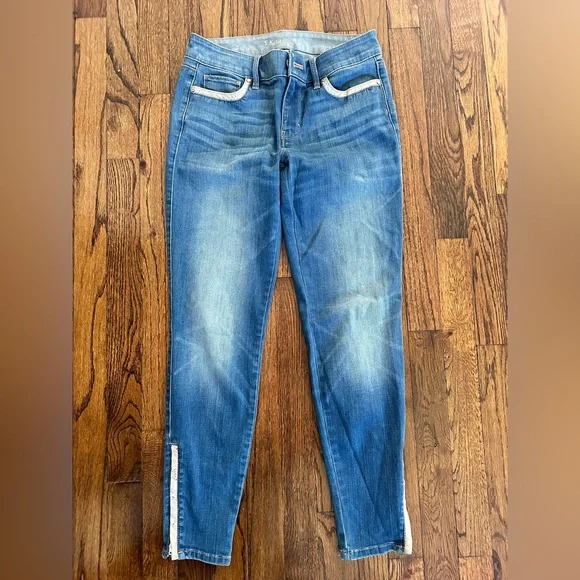 WHBM Skinny Ankle Jeans w Zipper on Bottom - Picture 1 of 14